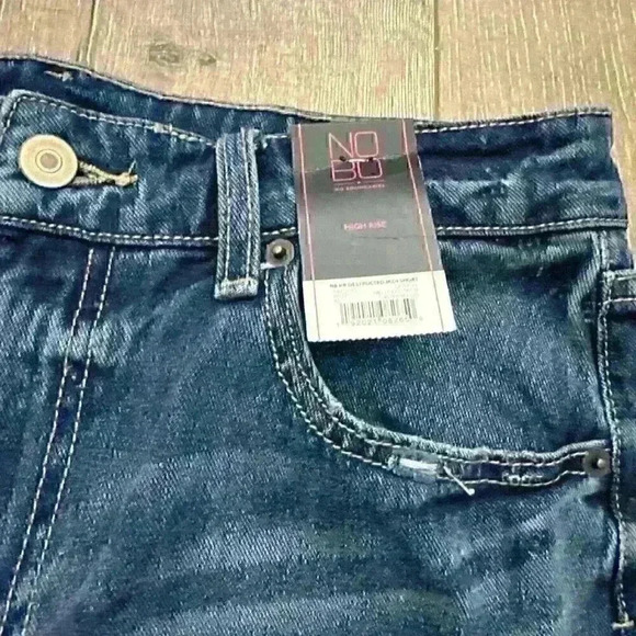 NWT No Boundaries Women Size 9 Dark Cut Off High Rise Jean Shorts - Picture 3 of 7